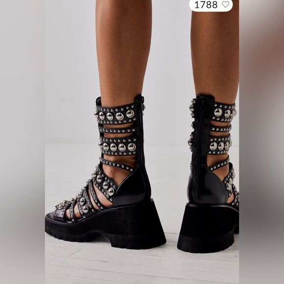 Jeffrey Campbell Black and Silver Gladiator Sandals/ size 8 - Picture 3 of 11